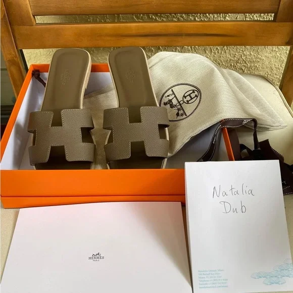 Selling Hermes Oran sandals in etoupe color Epsom leather size 38.5 - Picture 4 of 4